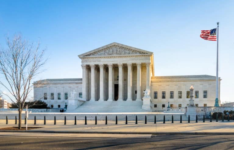 Photo of the united states supreme court exterior